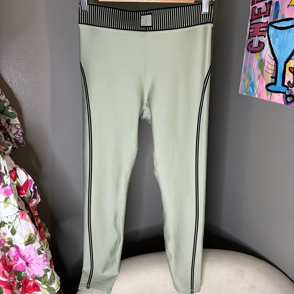 ALO Yoga Soft Green Leggings with Black Accents